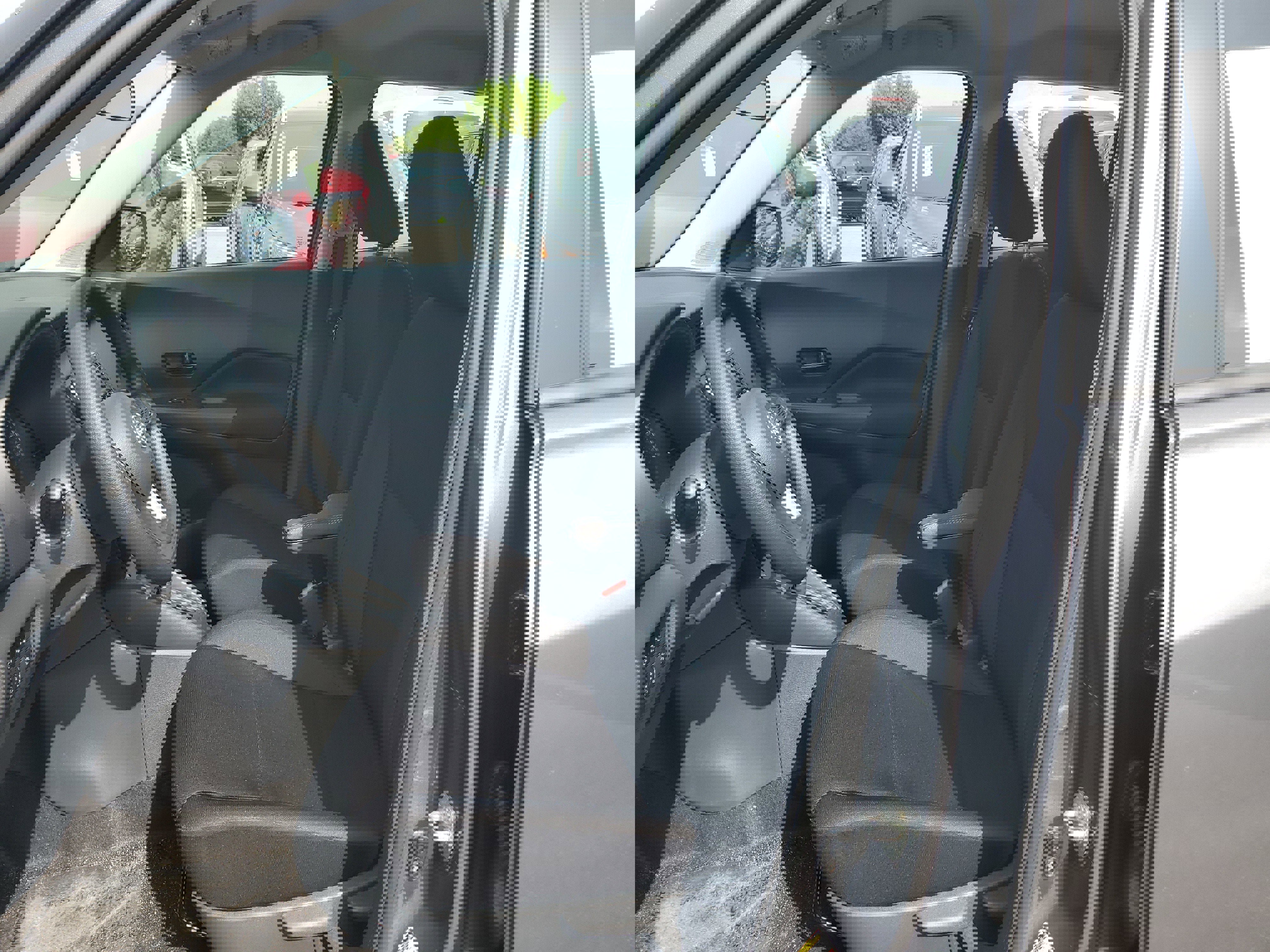 New 2025 Nissan Kicks Play S image 15