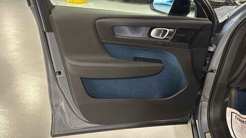 Certified 2023 Volvo C40 P8 Recharge Ultimate AWD/4WD image 9