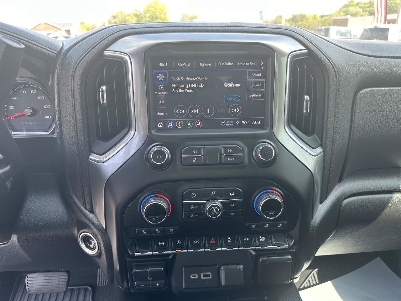 Used 2021 Chevrolet Silverado 1500 LTZ w/ LTZ Convenience Package II AWD/4WD image 15