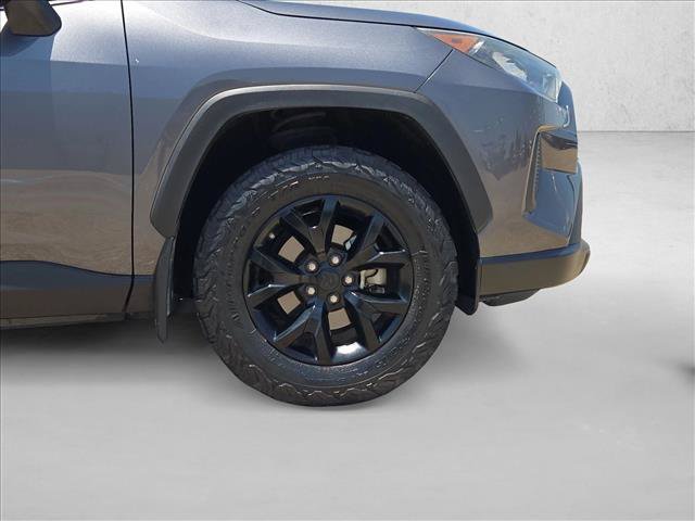 Used 2021 Toyota RAV4 LE AWD/4WD image 21