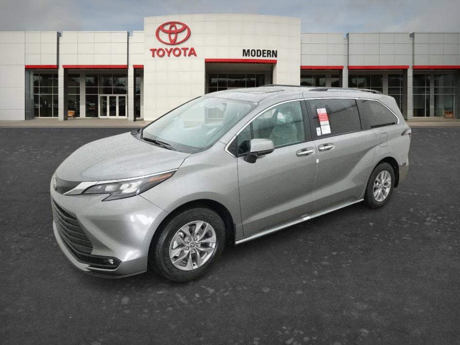 New 2026 Toyota Sienna XLE FWD image 1