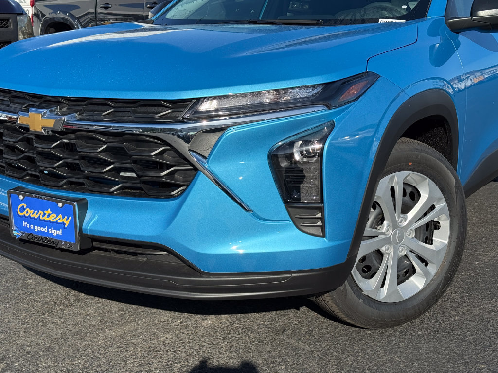 New 2026 Chevrolet Trax LS FWD image 3