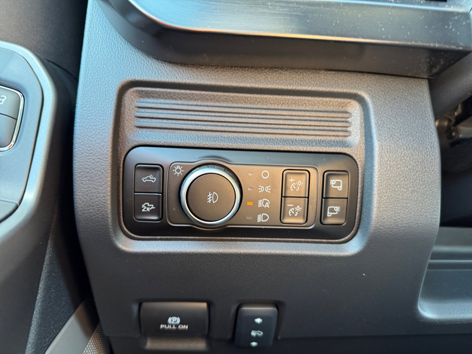 New 2026 Ford F250 Lariat w/ Black Appearance Package image 16
