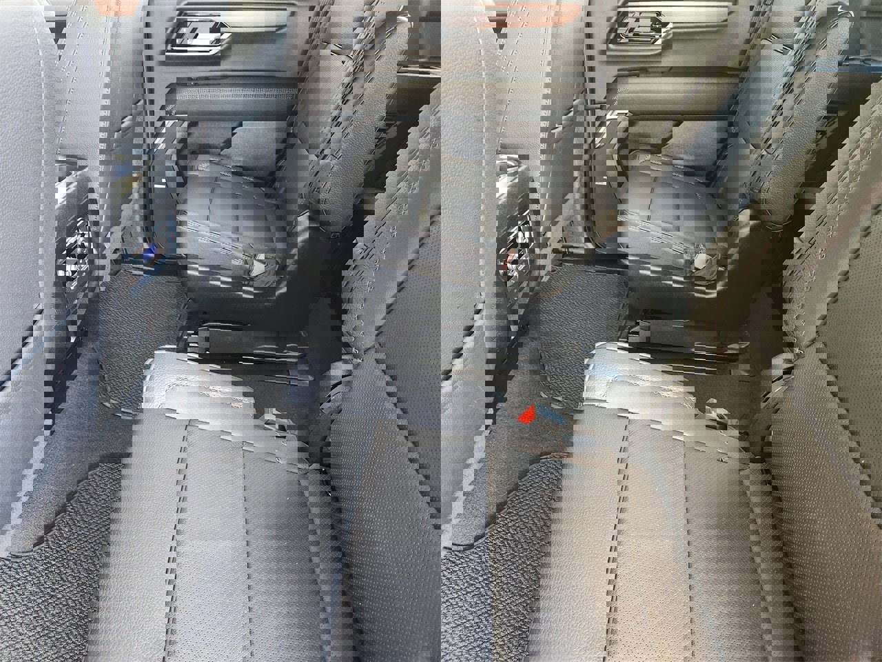 Used 2025 GMC Yukon Denali image 28