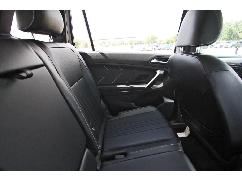 Used 2023 Volkswagen Tiguan SE R-Line FWD image 14
