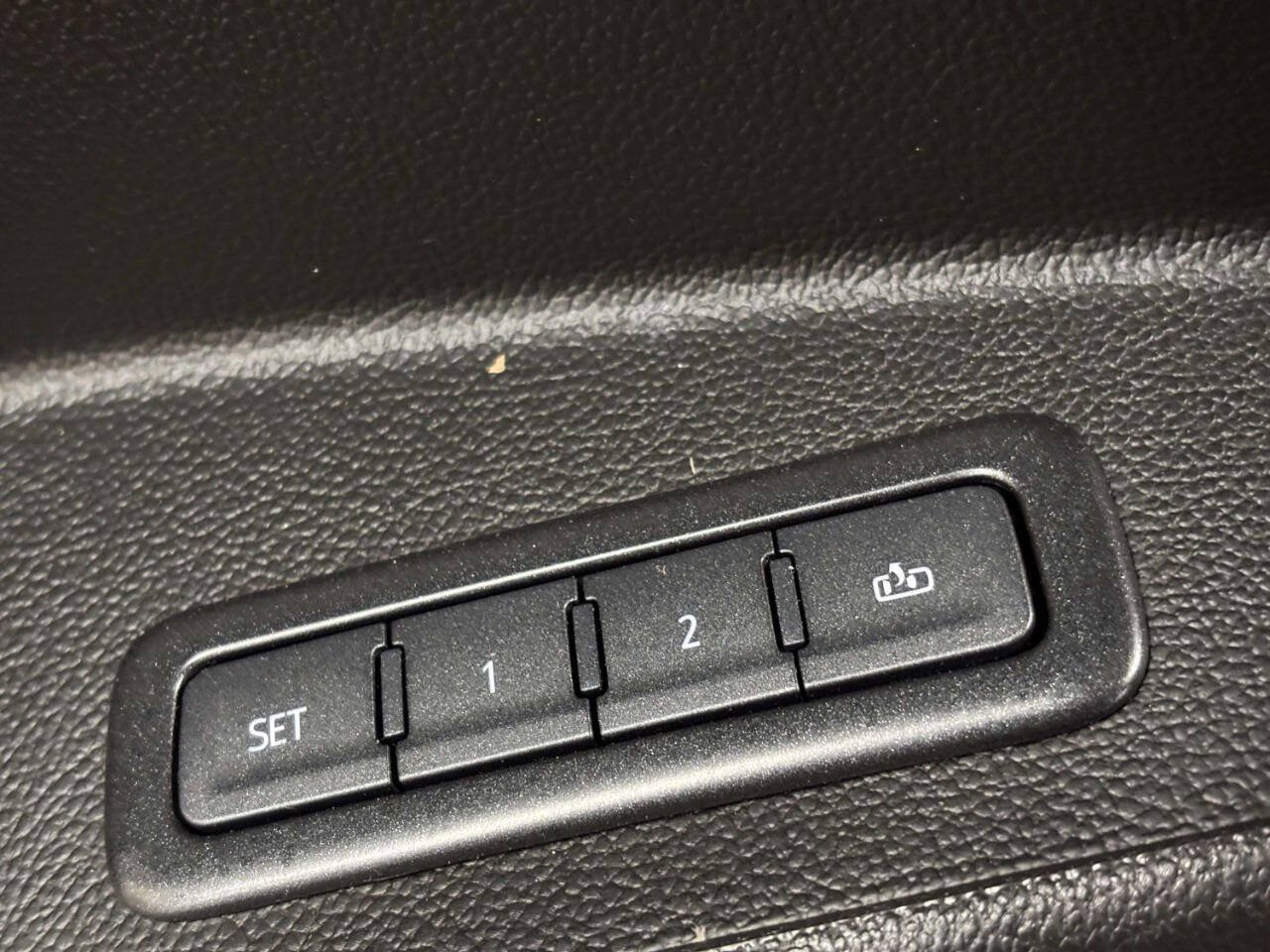 Used 2019 GMC Yukon XL Denali w/ Open Road Package AWD/4WD image 32