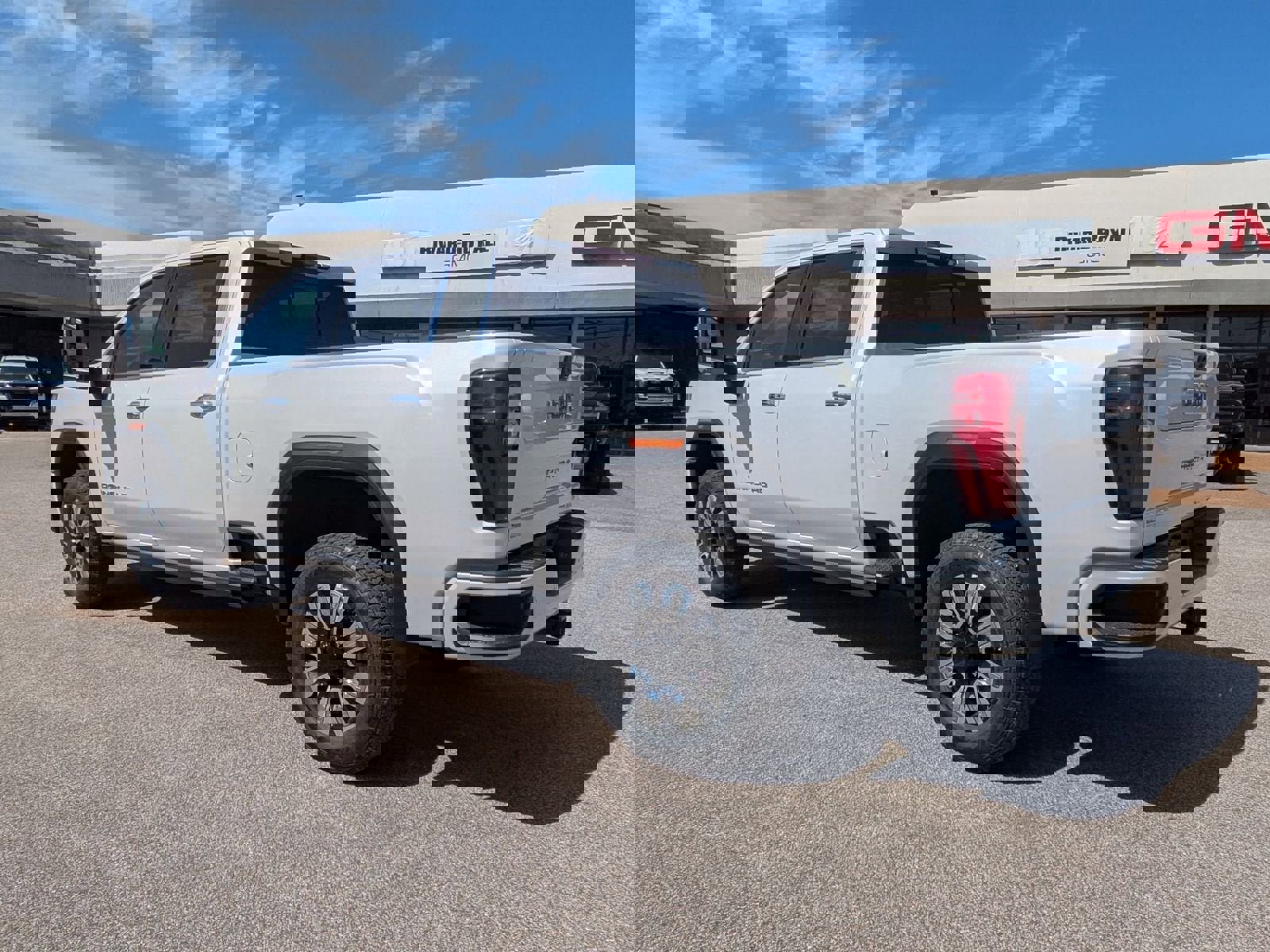 New 2025 GMC Sierra 2500 Denali w/ Denali Reserve Package image 3