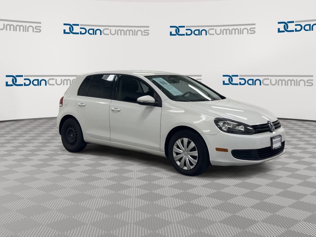 Used 2011 Volkswagen Golf 4-Door FWD image 2