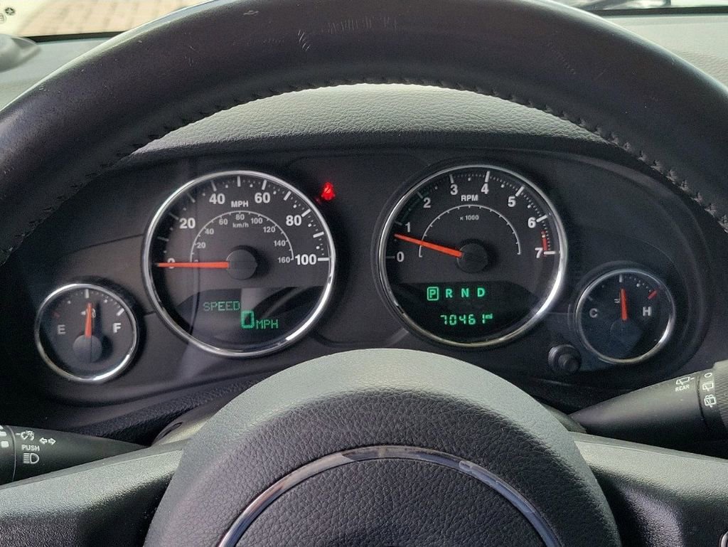 Used 2018 Jeep Wrangler Sport w/ Connectivity Group image 27
