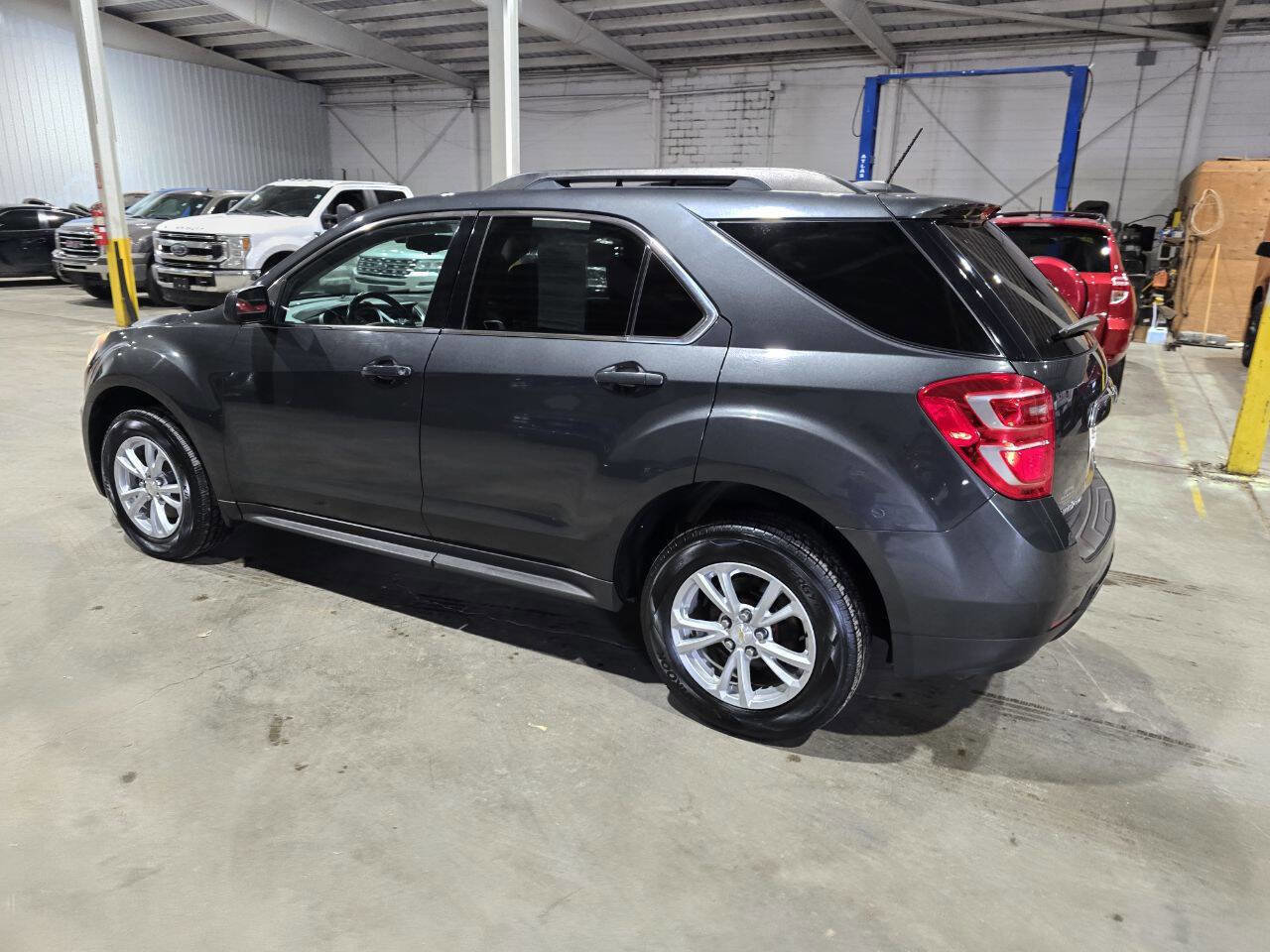 Used 2017 Chevrolet Equinox LT w/ Convenience Package AWD/4WD image 7