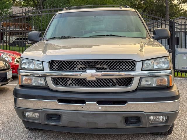 Used 2005 Chevrolet Avalanche LS w/ Avalanche South-West Package RWD image 2