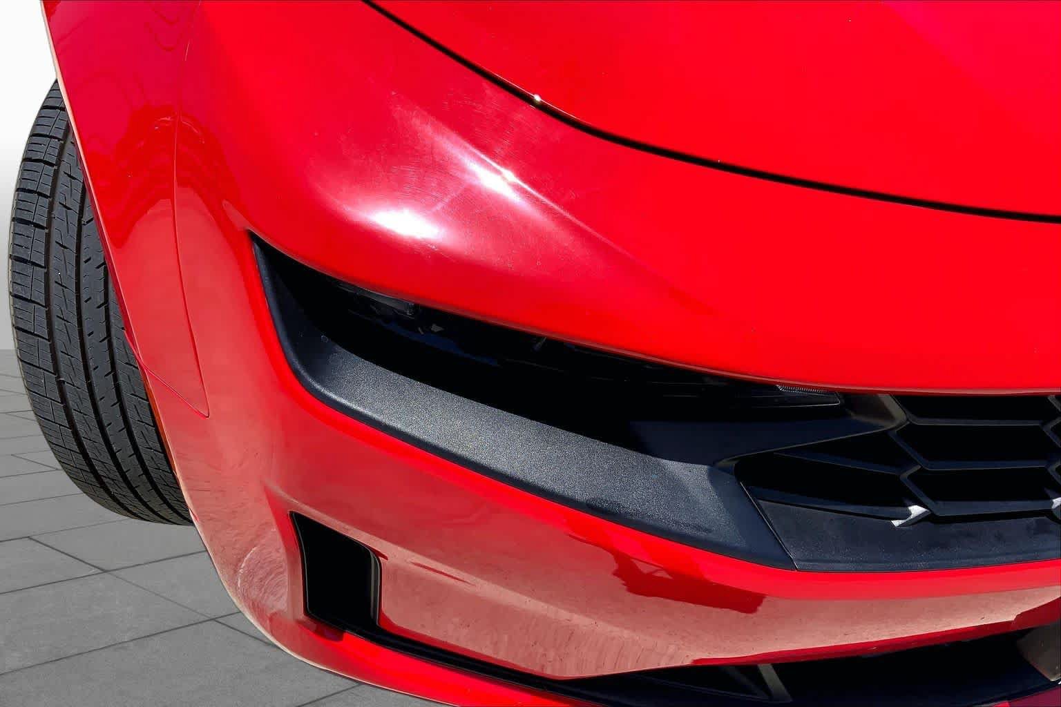 Used 2020 Chevrolet Camaro LT RWD image 23