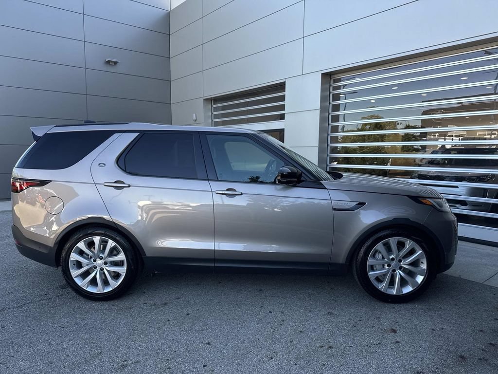 New 2026 Land Rover Discovery S AWD/4WD image 8