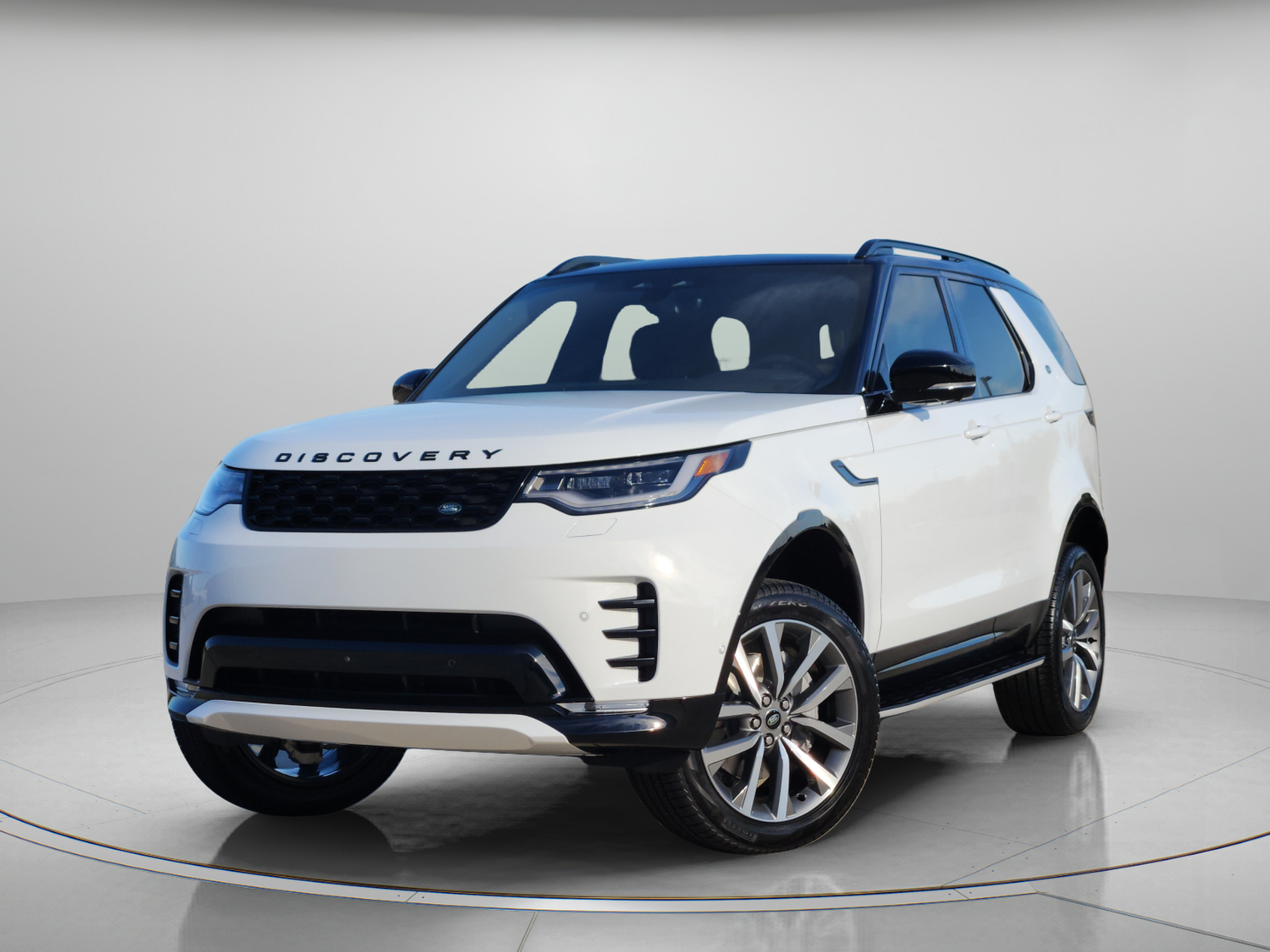 New 2026 Land Rover Discovery Dynamic SE