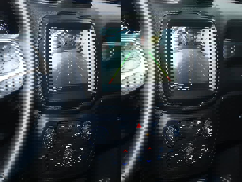 Used 2023 Jeep Renegade Limited image 28