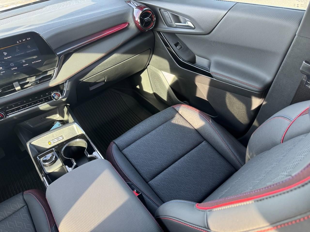 Used 2025 Chevrolet Equinox RS w/ Safety and Technology Package image 18