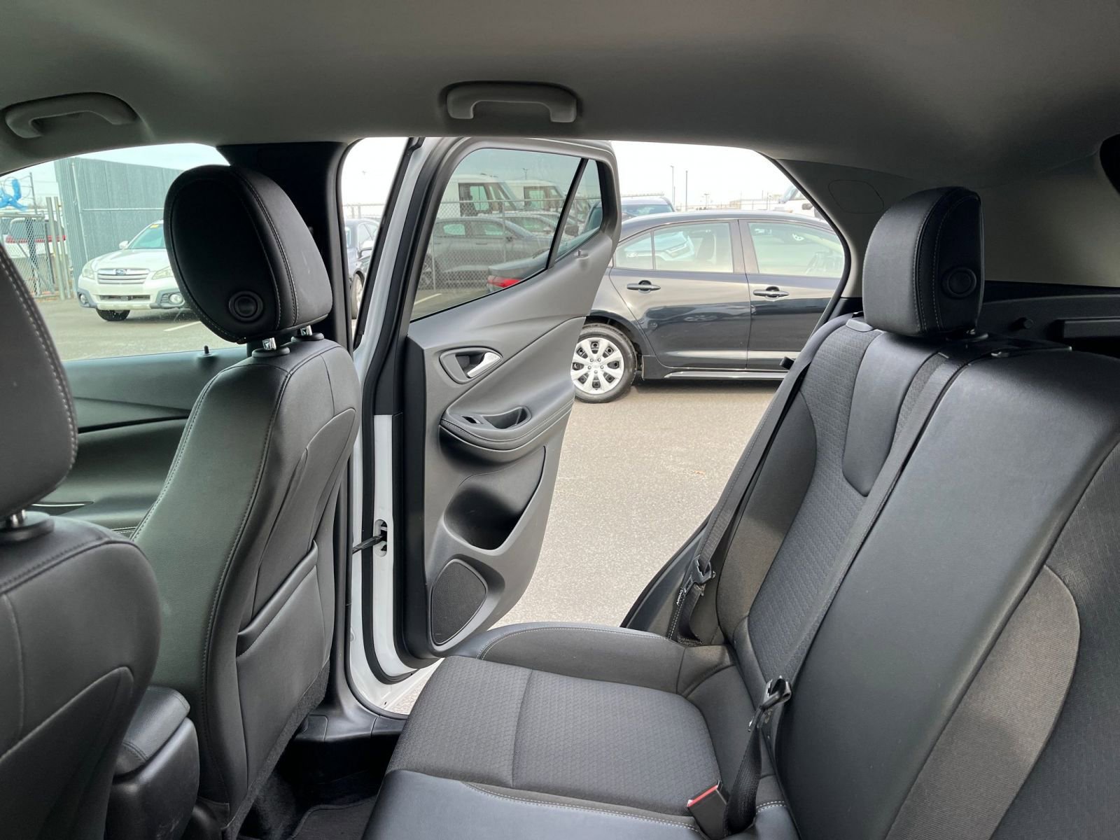Used 2025 Buick Encore GX Preferred image 38