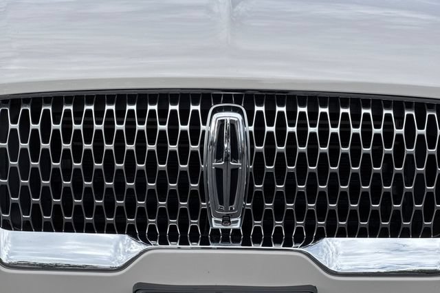 Used 2022 Lincoln Aviator Reserve w/ Elements Package Plus AWD/4WD image 48