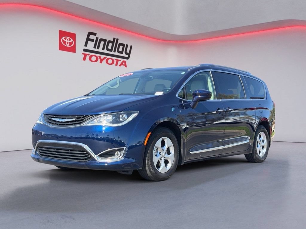 Used 2018 Chrysler Pacifica Touring-L FWD video 1