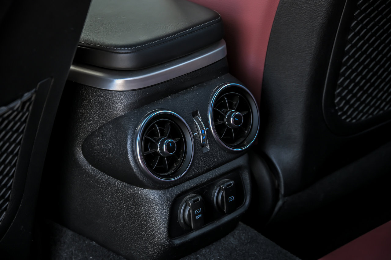 Used 2020 Kia Stinger GT1 AWD/4WD image 29