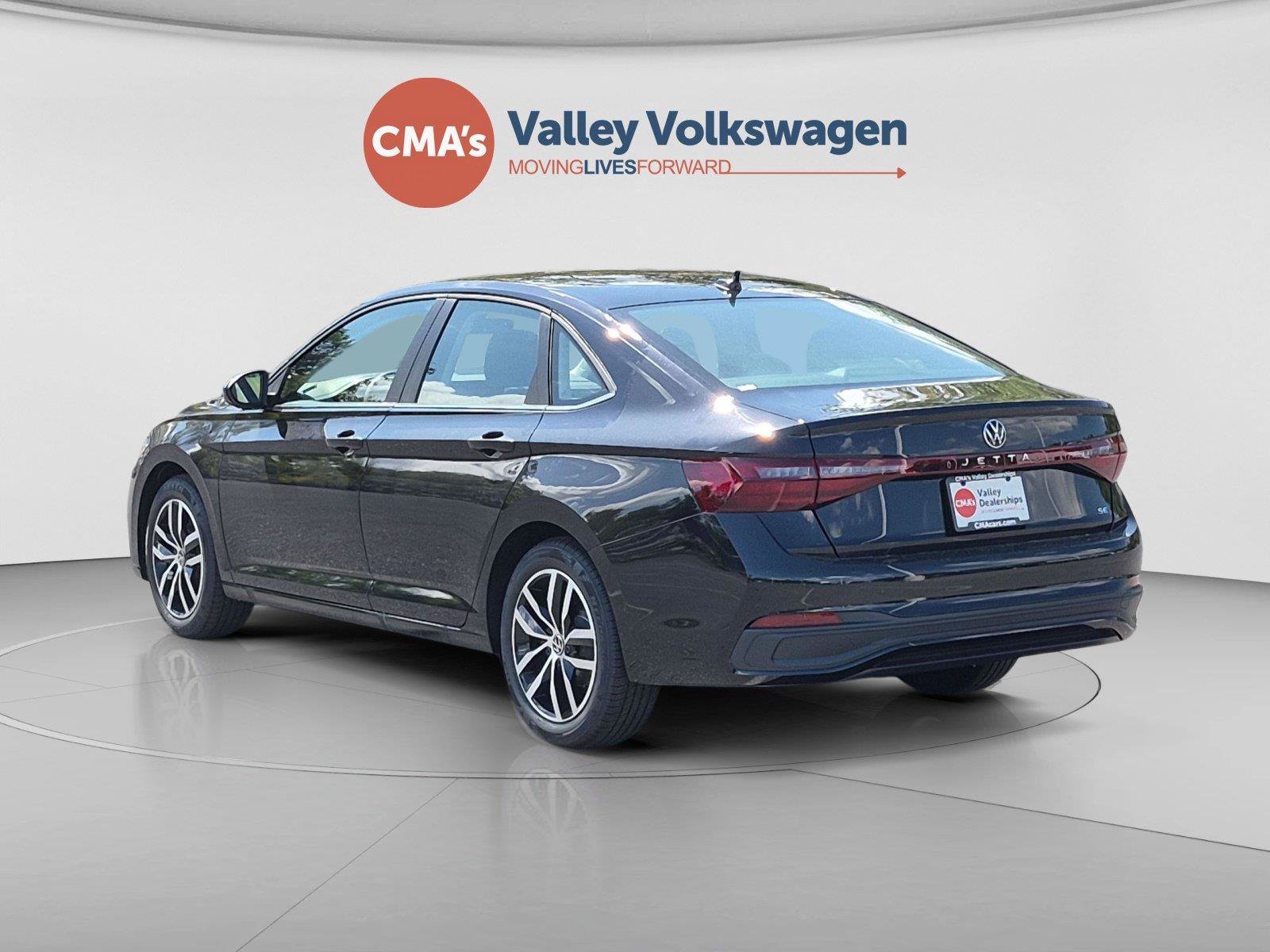 New 2027 Volkswagen Jetta SE FWD image 3