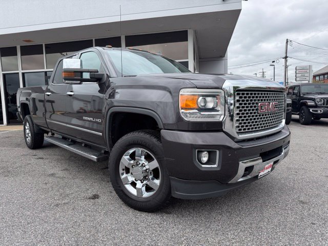 Used 2015 GMC Sierra 3500 Denali w/ Duramax Plus Package AWD/4WD image 2
