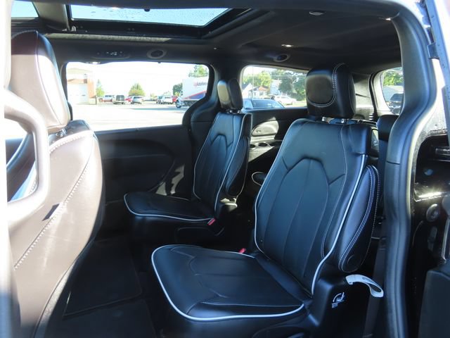 Used 2026 Chrysler Pacifica Limited w/ S Appearance Package AWD/4WD image 24