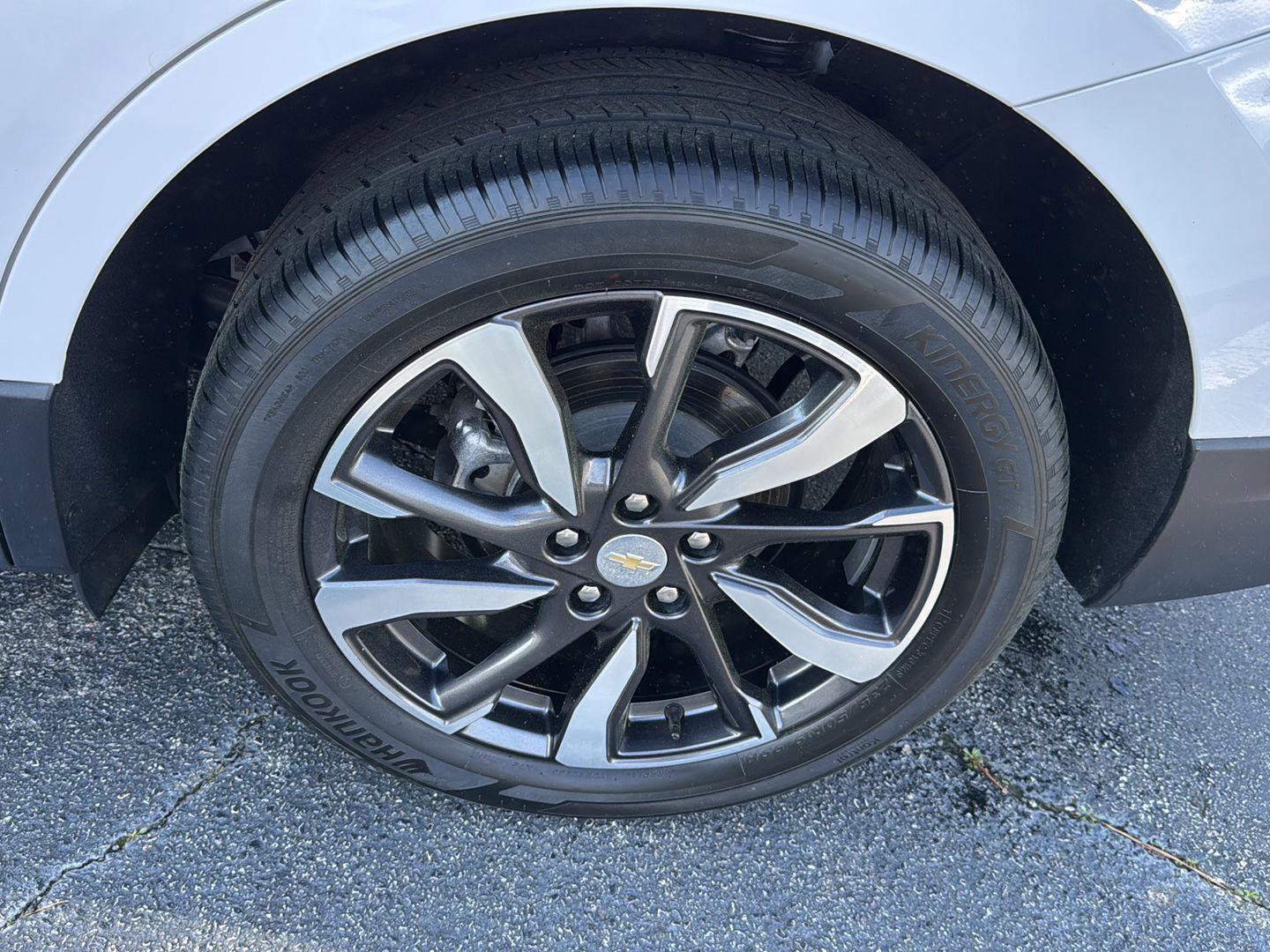 Used 2023 Chevrolet Equinox Premier image 32