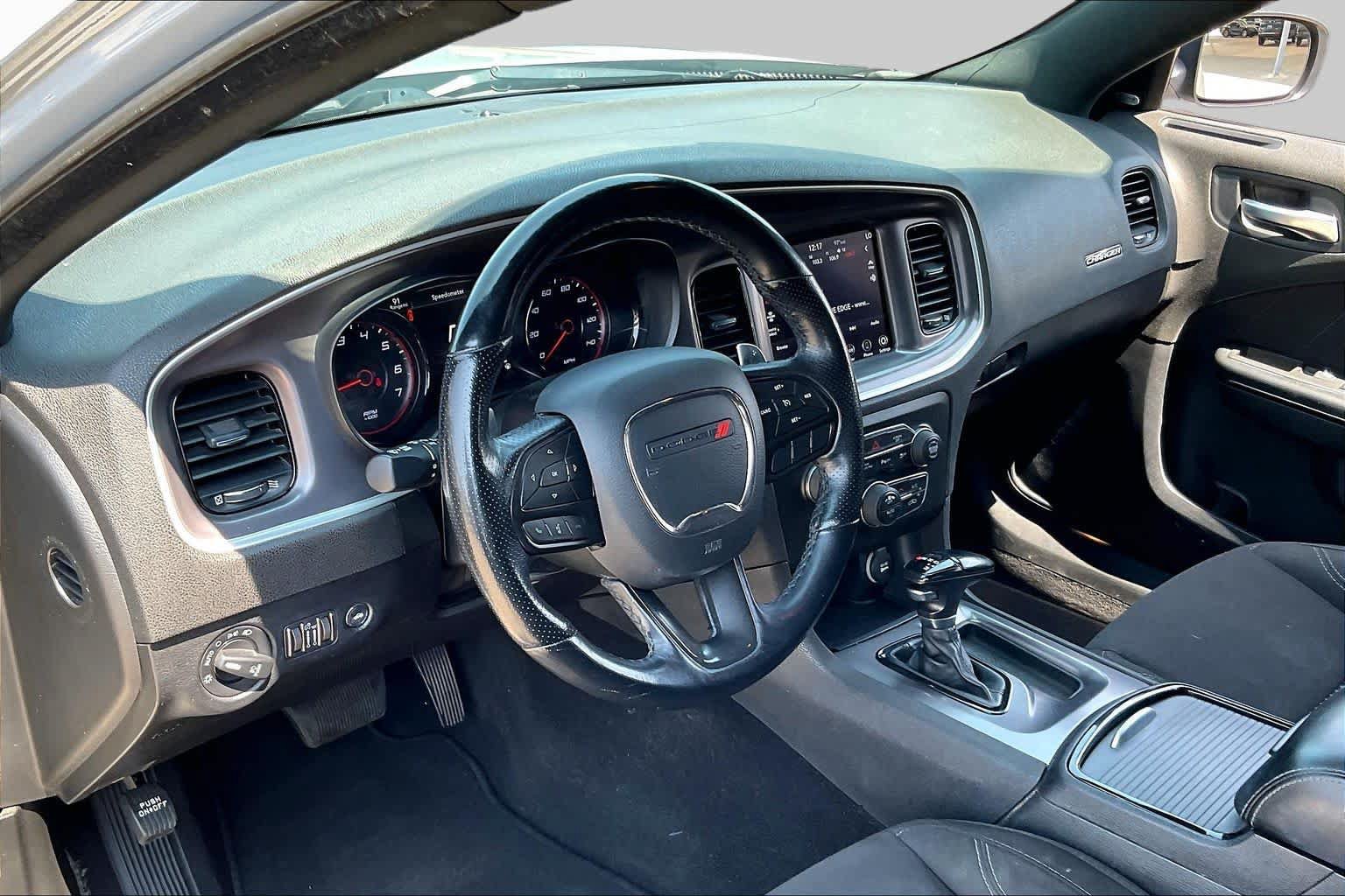 Used 2021 Dodge Charger SXT w/ Blacktop Package AWD/4WD image 17