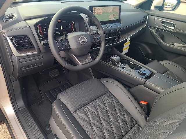 New 2026 Nissan Rogue Platinum AWD/4WD image 13