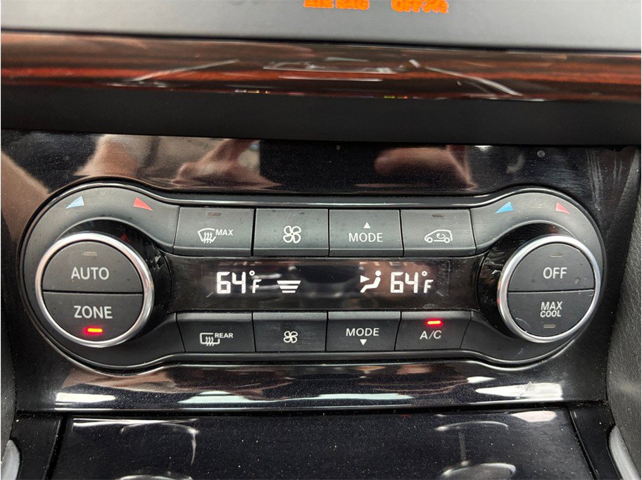 Used 2017 INFINITI QX30 Premium w/ Technology Package AWD/4WD image 29