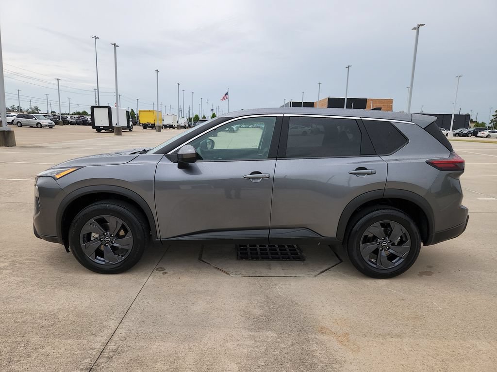 Used 2026 Nissan Rogue SV FWD image 8