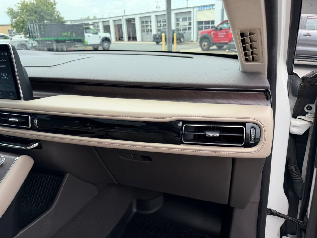 Used 2022 Lincoln Aviator Reserve w/ Equipment Group 201A AWD/4WD image 31