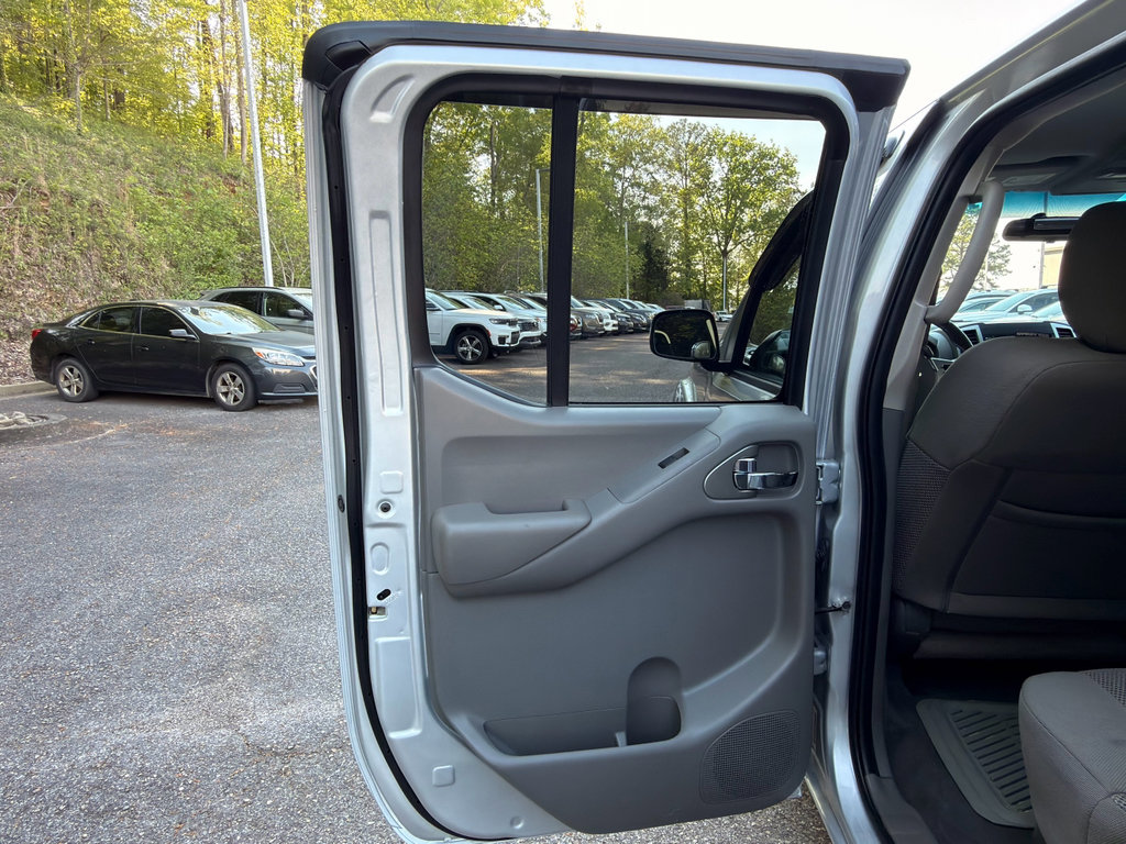 Used 2019 Nissan Frontier SV image 22