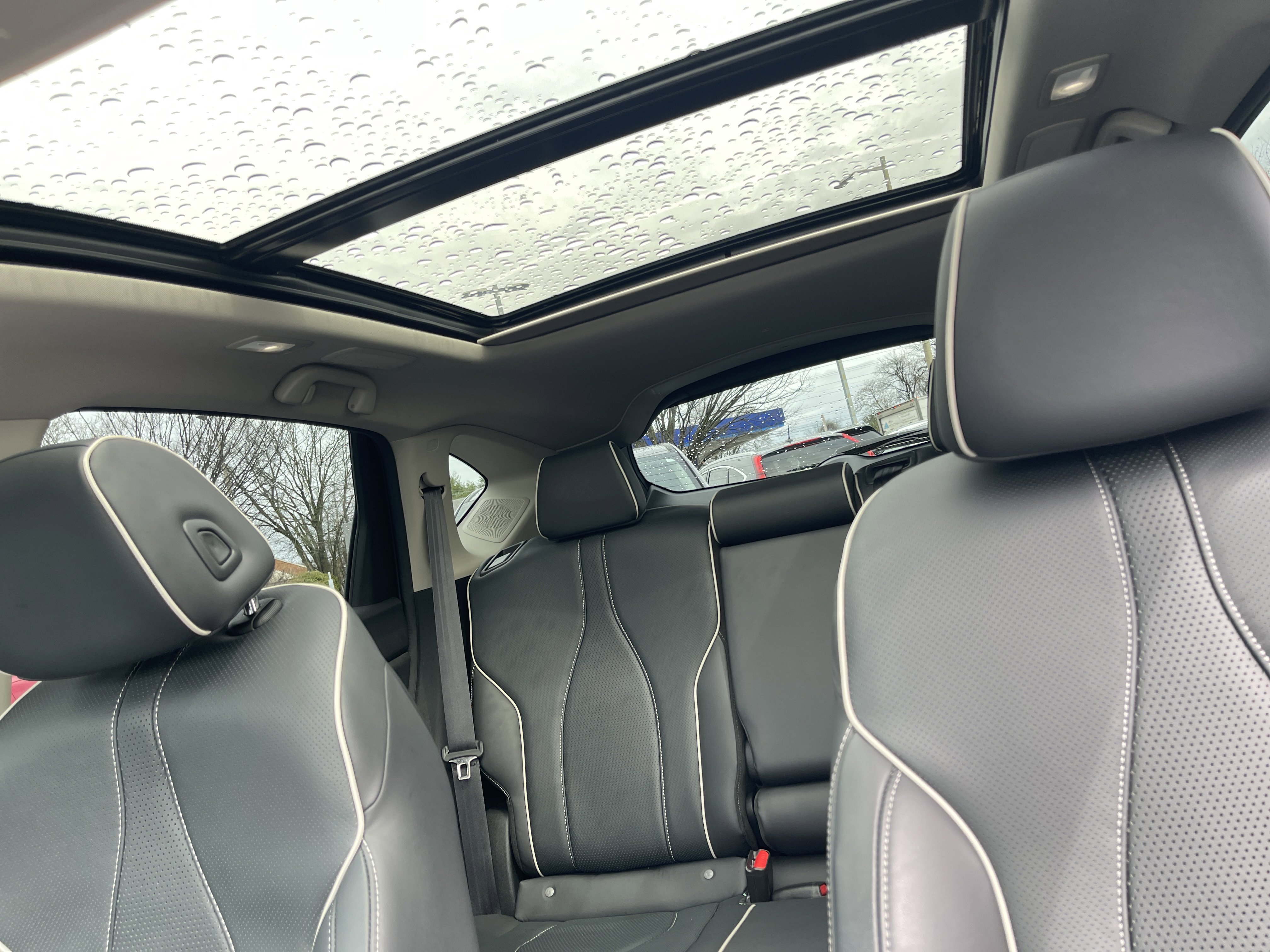 Used 2024 Acura RDX w/Advance Package image 11