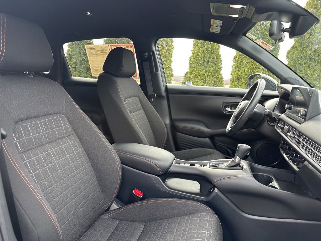 Used 2025 Honda HR-V Sport image 32