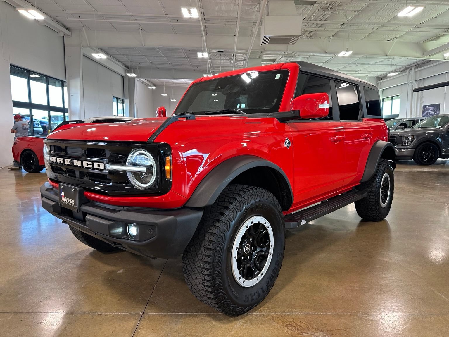 Used 2023 Ford Bronco Outer Banks w/ Sasquatch Package AWD/4WD image 3