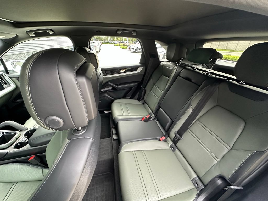 Certified 2024 Porsche Cayenne AWD/4WD image 41