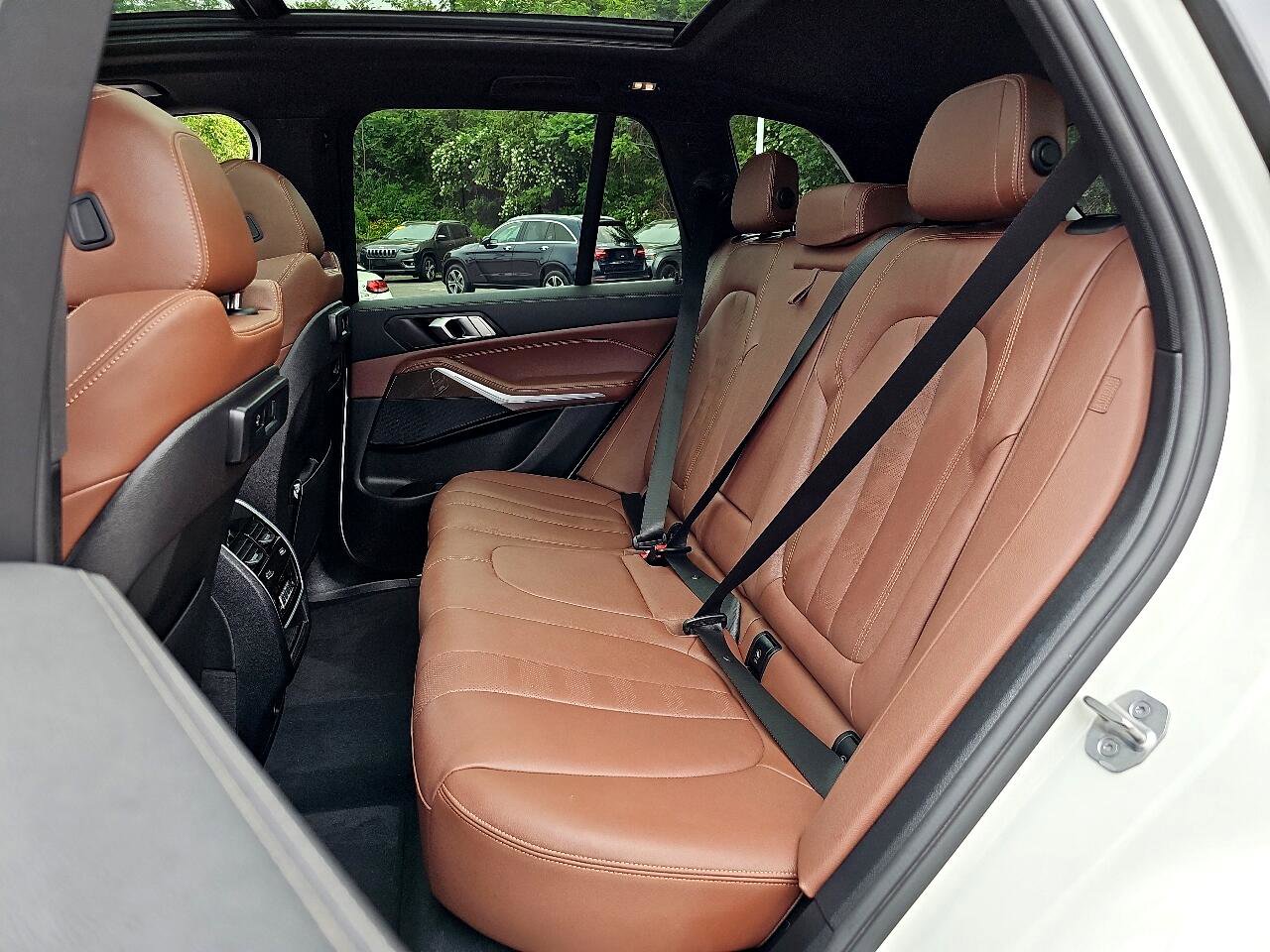 Used 2022 BMW X5 xDrive40i w/ M Sport Package image 47