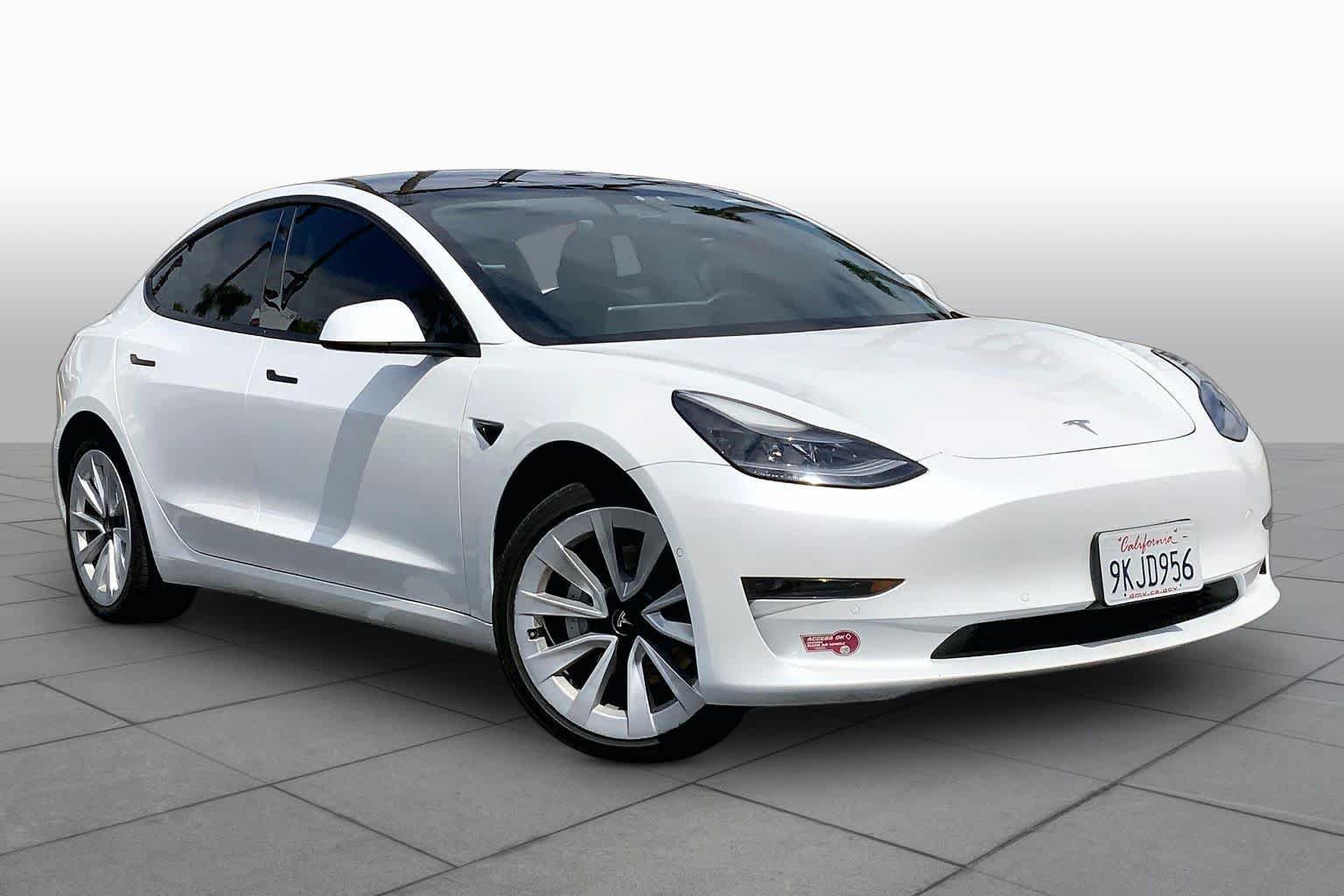 Used 2021 Tesla Model 3 Standard Range Plus RWD image 2