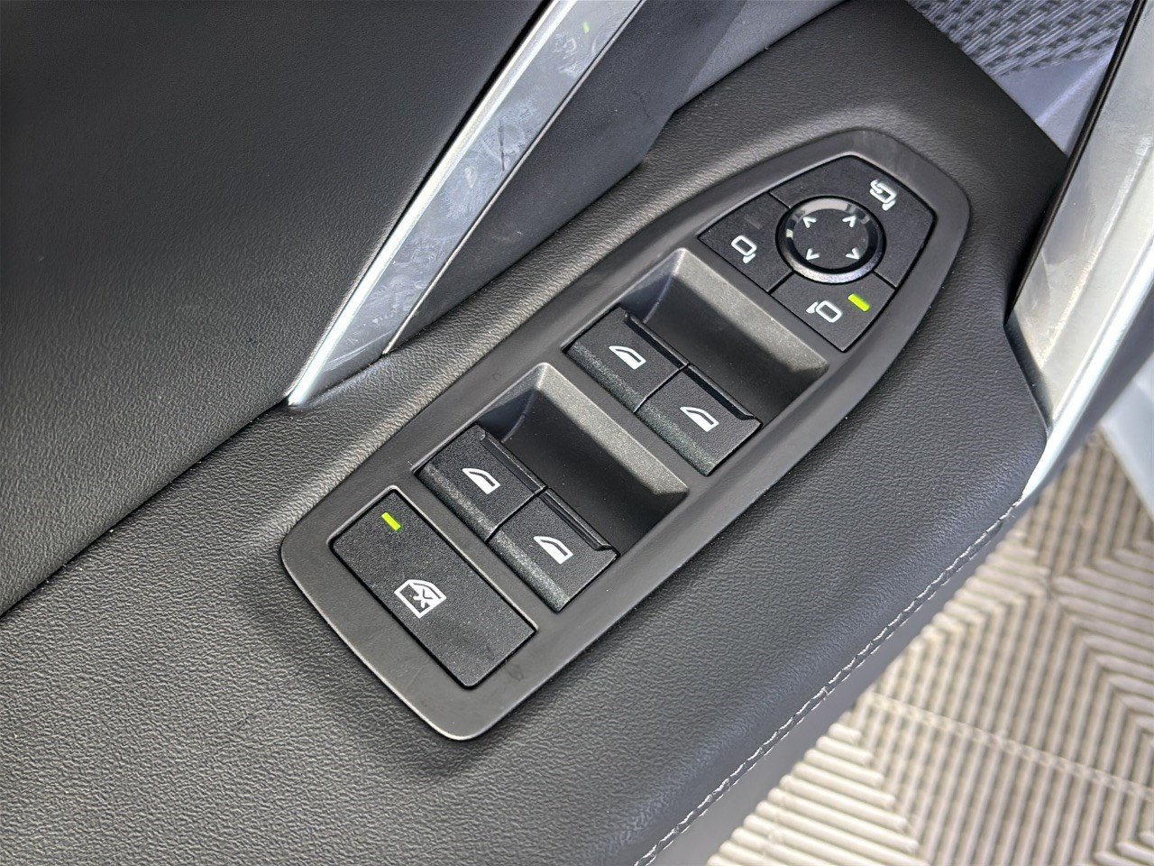 New 2027 BMW X2 xDrive28i AWD/4WD image 15