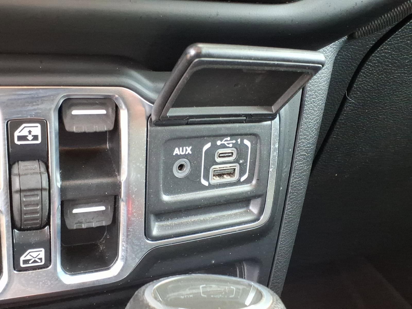Used 2021 Jeep Gladiator Overland AWD/4WD image 21