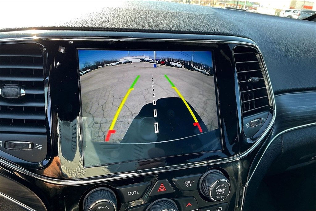 Used 2019 Jeep Grand Cherokee Limited image 23