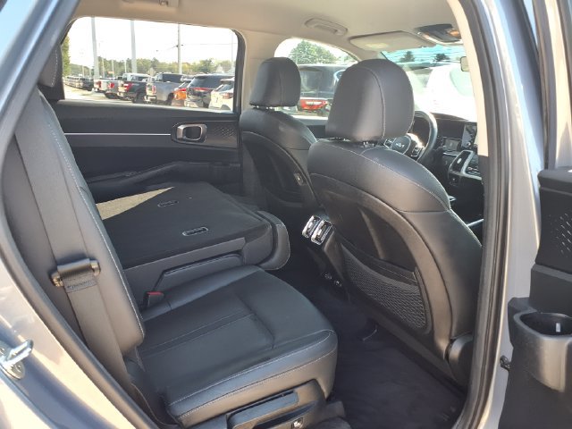 Used 2022 Kia Sorento S FWD image 18