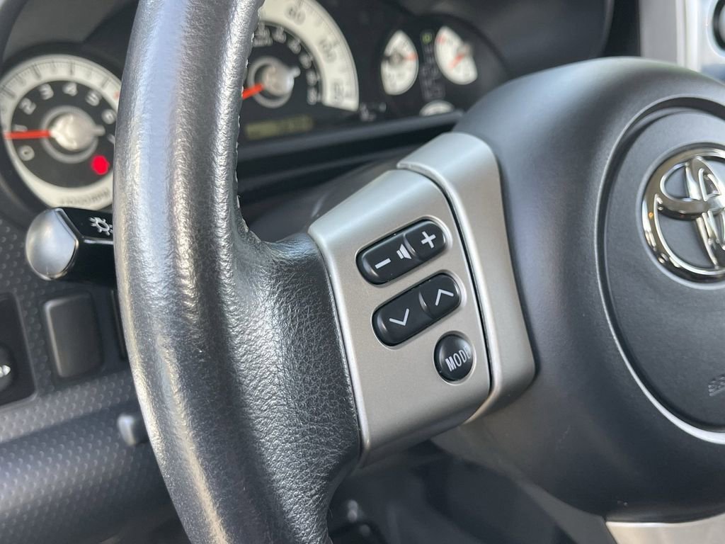 Used 2013 Toyota FJ Cruiser 4WD w/ Upgrade Pkg image 23