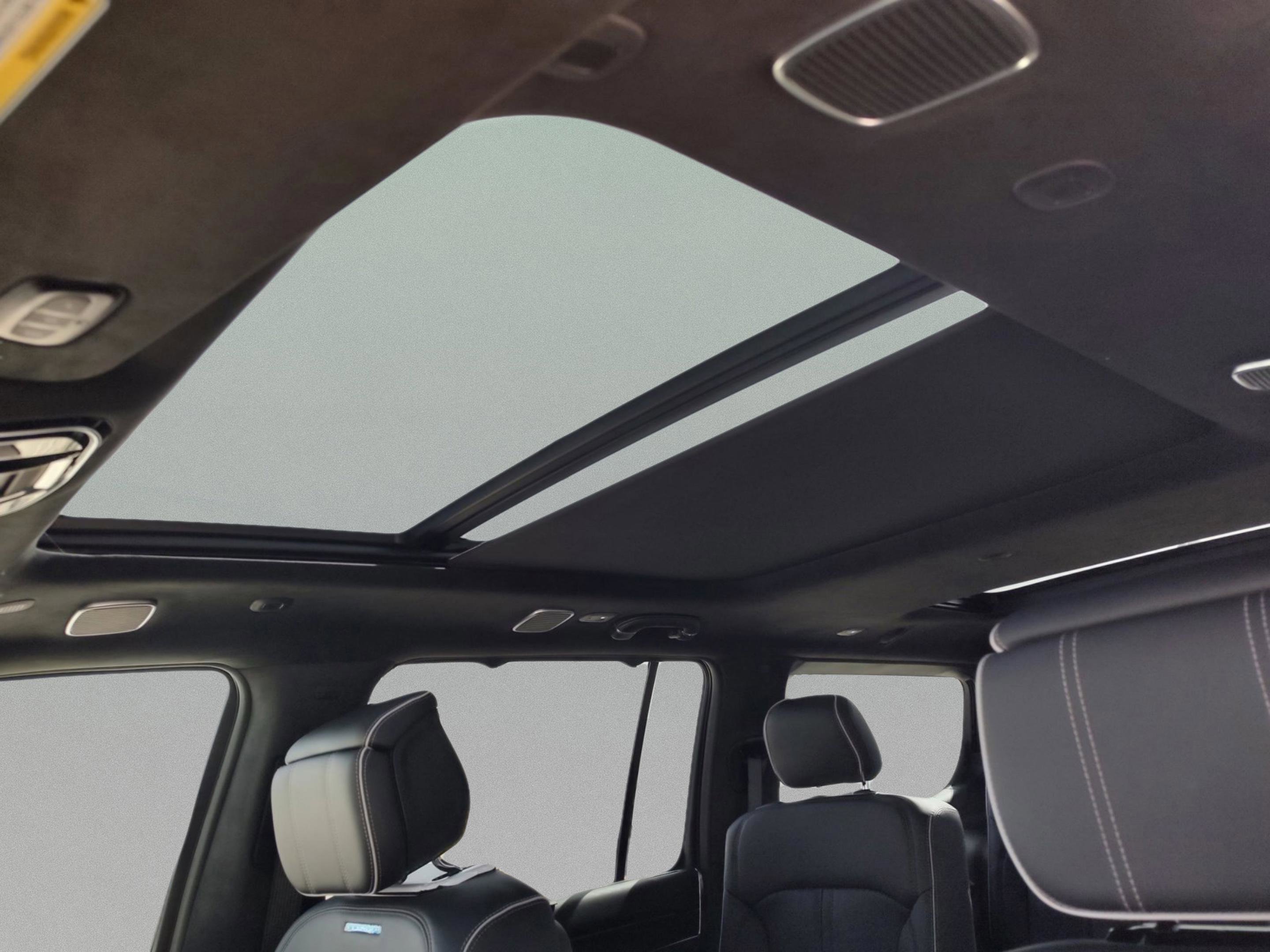 New 2025 Jeep Grand Wagoneer Series II Obsidian w/ Quick Order Packagew 28T image 26