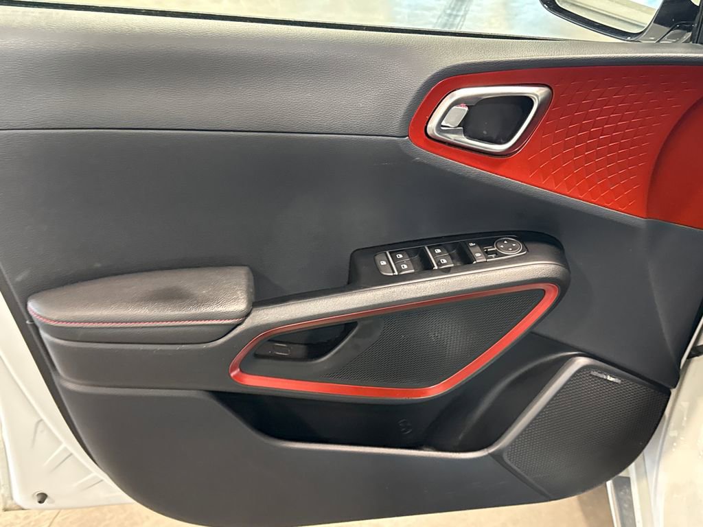 Used 2024 Kia Soul GT-Line w/ GT-Line Technology Package FWD image 7