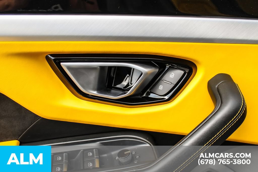 Used 2020 Lamborghini Urus AWD/4WD image 38