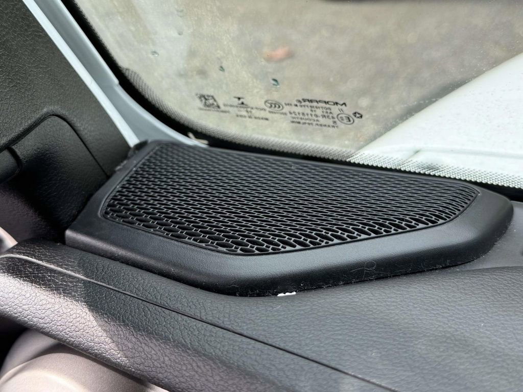 Used 2018 Jeep Wrangler Unlimited Sport S image 34