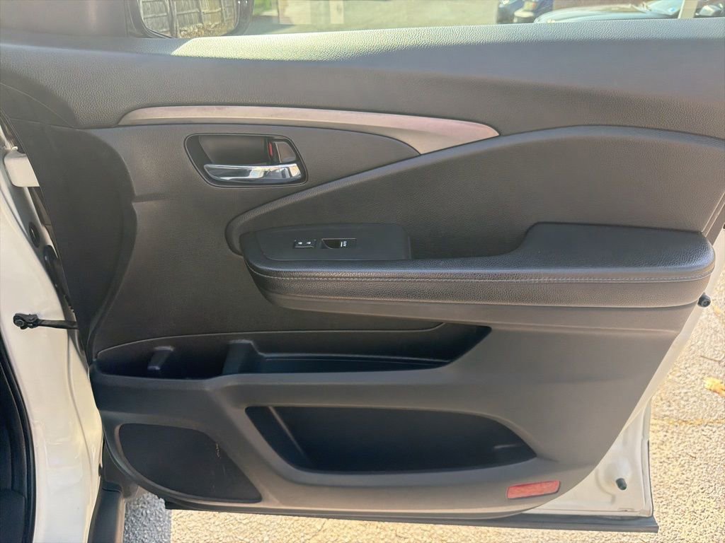 Used 2018 Honda Ridgeline Sport image 24